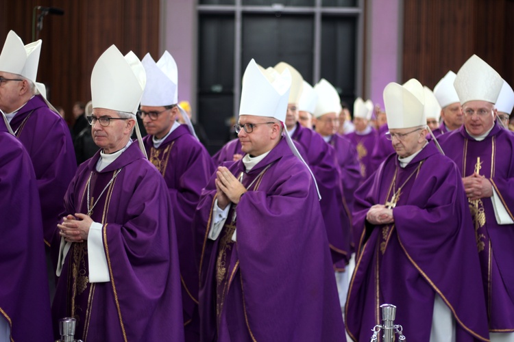 Msza św. żałobna za duszę papieża seniora Benedykta XVI