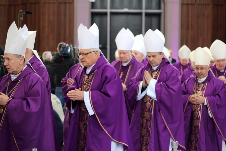 Msza św. żałobna za duszę papieża seniora Benedykta XVI