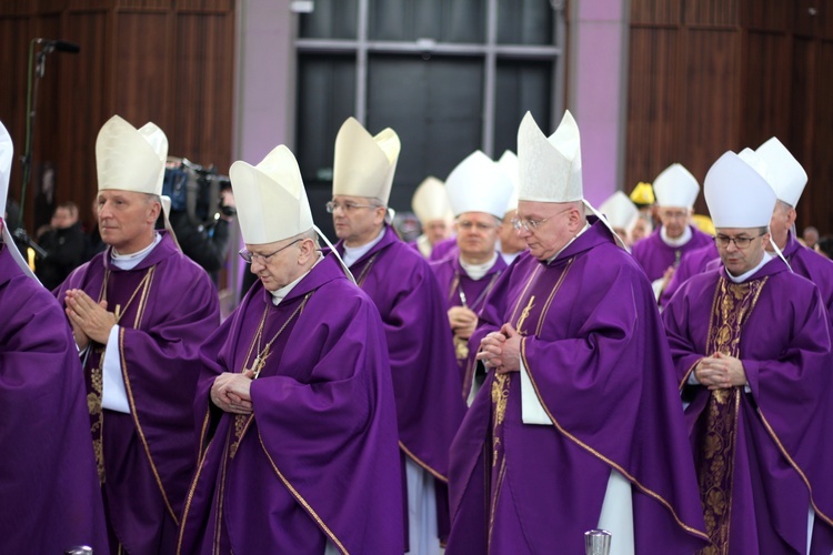 Msza św. żałobna za duszę papieża seniora Benedykta XVI