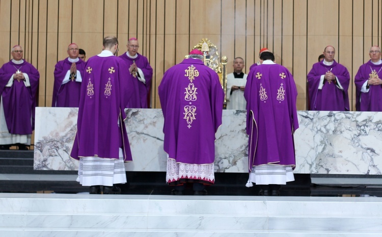 Msza św. żałobna za duszę papieża seniora Benedykta XVI