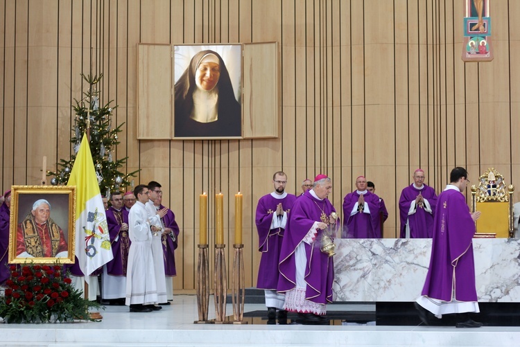 Msza św. żałobna za duszę papieża seniora Benedykta XVI