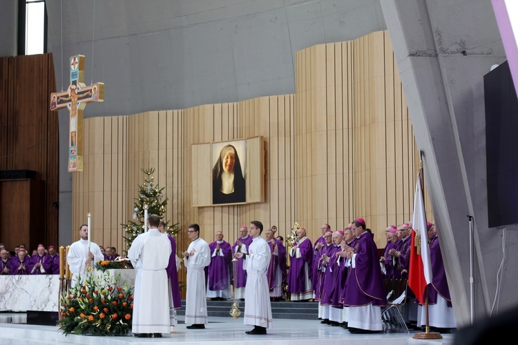 Msza św. żałobna za duszę papieża seniora Benedykta XVI