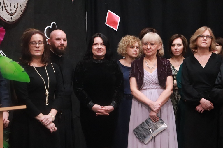 Studniówka w Liceum Ogólnokształcącym Pijarskiej Szkoły Królowej Pokoju w Łowiczu