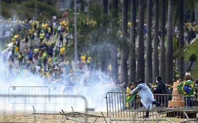 Brazylia: Brutalny szturm zwolenników Bolsonaro na instytucje państwowe