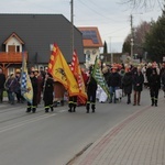 Orszak Trzech Króli 2023 w Piławie Górnej. Pomogli strażacy