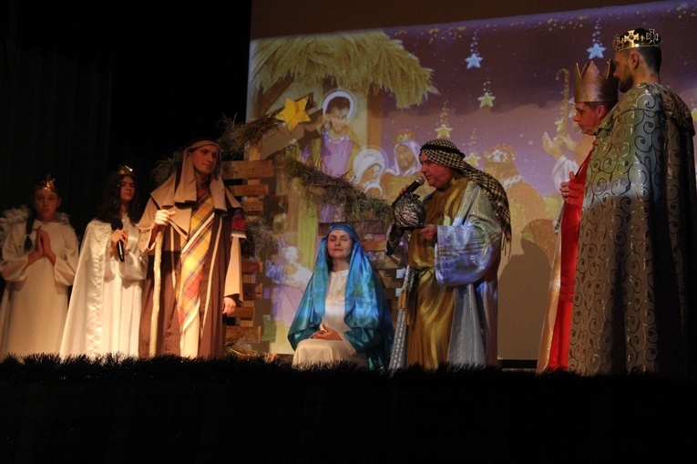 Dębica. Jubileuszowe jasełka sióstr służebniczek