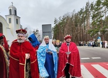 Nowa Jastrząbka. Dwa orszaki, sześciu króli