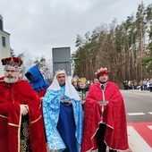 Nowa Jastrząbka. Dwa orszaki, sześciu króli