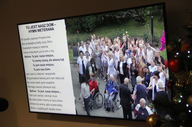 Ordynariusz odwiedził mieszkańców DPS Weterana Walki i Pracy