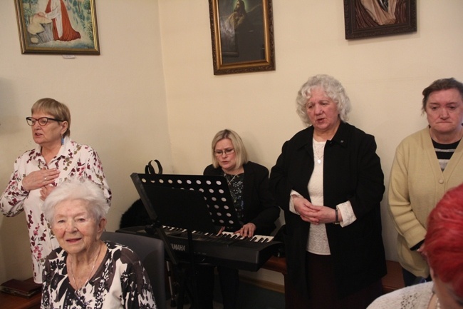 Ordynariusz odwiedził mieszkańców DPS Weterana Walki i Pracy