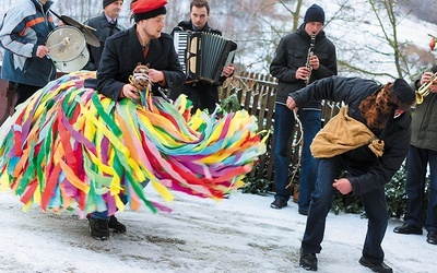 W Żmiącej koło Limanowej kolęduje się od zawsze. Ciągłość istnienia zwyczaju została zachowana.