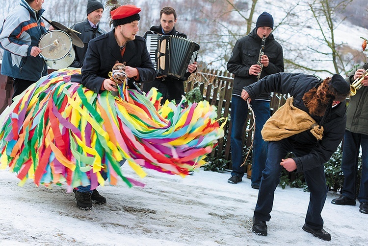 W Żmiącej koło Limanowej kolęduje się od zawsze. Ciągłość istnienia zwyczaju została zachowana.