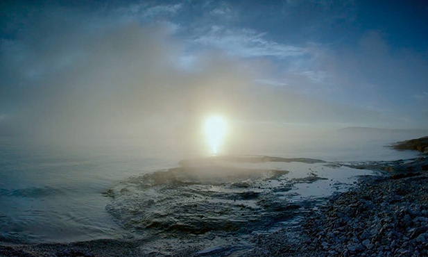 „Podróż w czasie”, nad którym Malick pracował prawie 30 lat, to wspaniała poetycka symfonia obrazów.