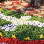 Tradycja kwietnych dywanów na Boże Ciało w Kluczu, Olszowej, Zalesiu Śląskim i Zimnej Wódce