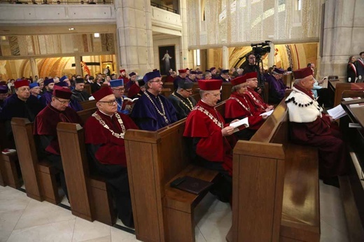 Doktorat honoris causa UPJPII dla wybitnej watykanistki