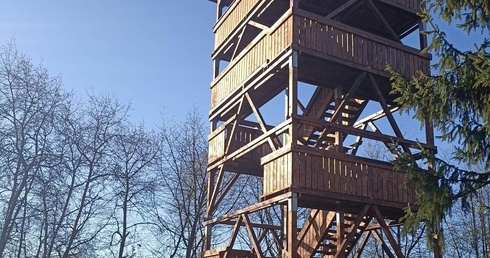 15-metrowa wieża widokowa powstała nad Jeziorem Goczałkowickim