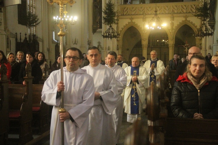 Rozpoczęli od Eucharystii