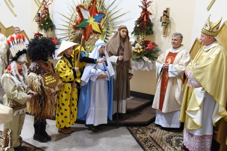 Kolędnicy misyjni w Jodłowej