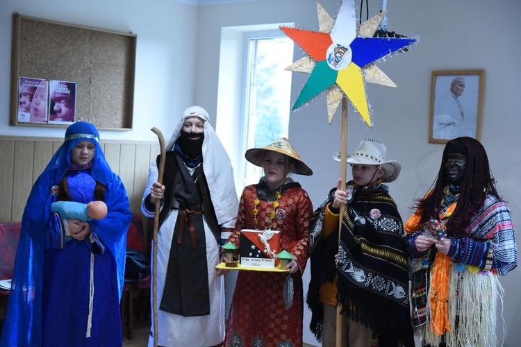 Kolędnicy misyjni w Jodłowej