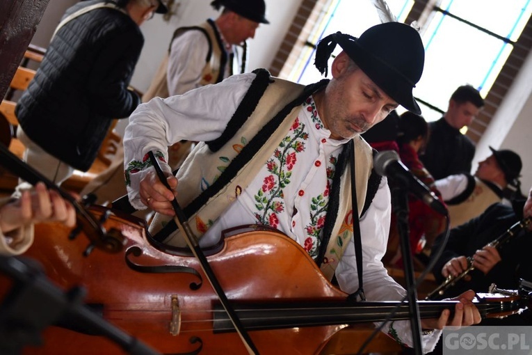 XIV Bukowińskie Kolędowanie Górali Czadeckich tym razem w Złotniku