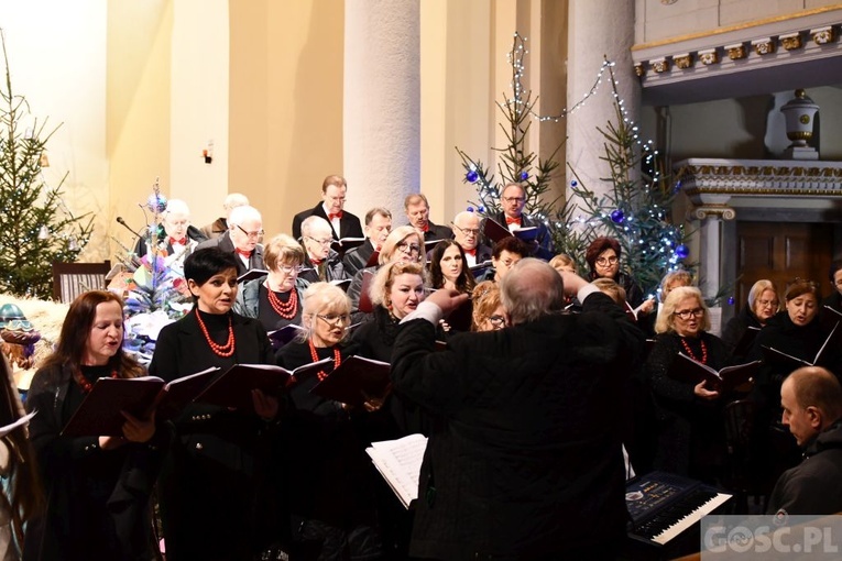 Kolędowanie z Cantemus Domino