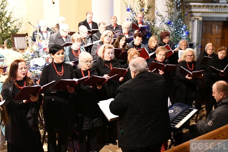 Kolędowanie z Cantemus Domino