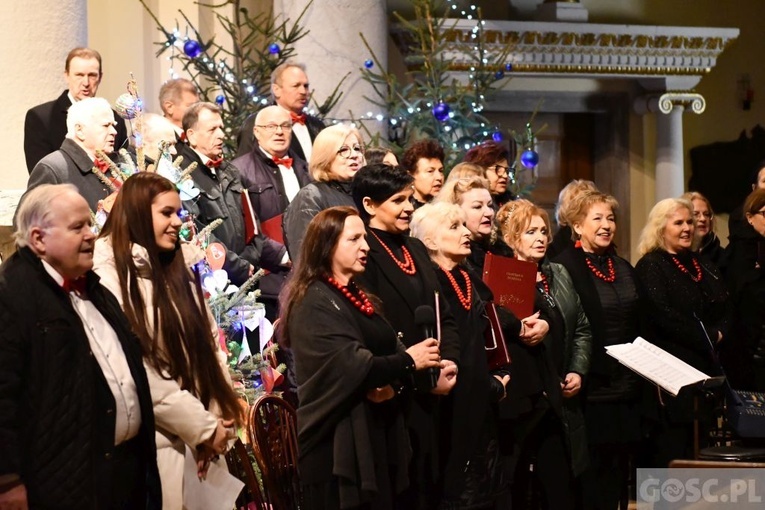Kolędowanie z Cantemus Domino