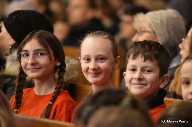 Kolędowanie z Cantemus Domino