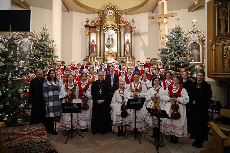 Koncert kolęd i pastorałek w wykonaniu zespołu "Racławice"