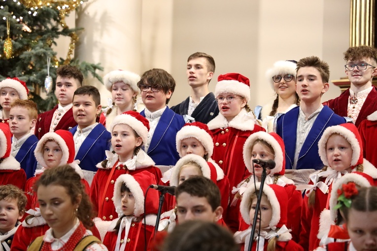 Koncert kolęd i pastorałek w wykonaniu zespołu "Racławice"