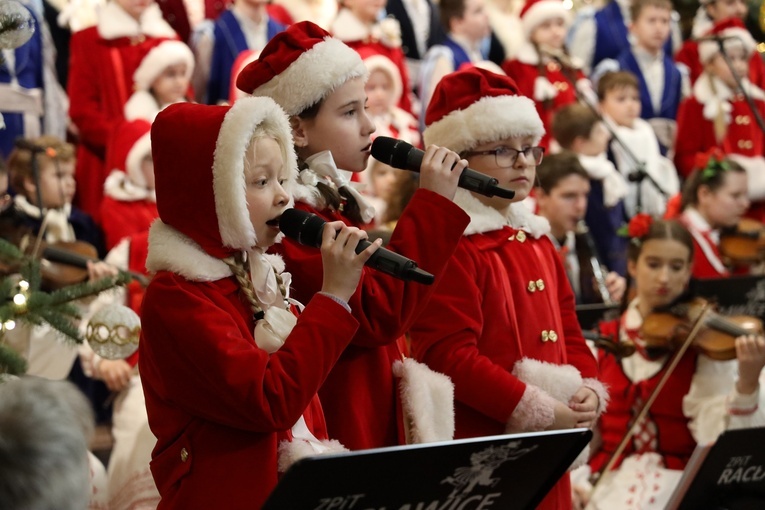 Koncert kolęd i pastorałek w wykonaniu zespołu "Racławice"