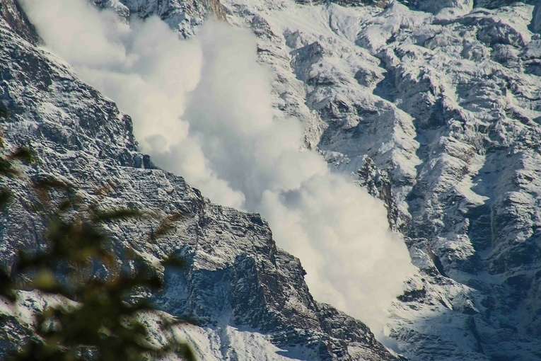 Austria: Lawina porwała dziesięciu narciarzy, trzech zostało rannych