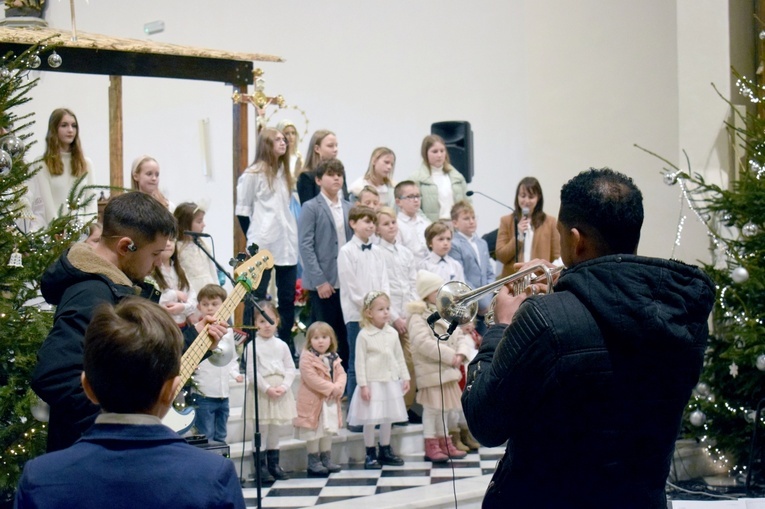 Ząbkowice Śl. Gennesaret zaprosił dzieci i młodzież do kolędowania