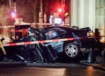 Niemcy: Samochód rozbił się na Bramie Brandenburskiej