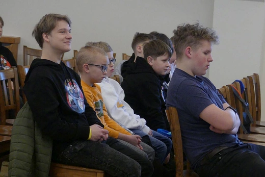 Liturgiczna Ekspedycja na ferie - ministranci i lektorzy zwiedzili kurię diecezjalną