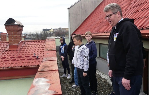 Liturgiczna Ekspedycja na ferie - ministranci i lektorzy zwiedzili kurię diecezjalną