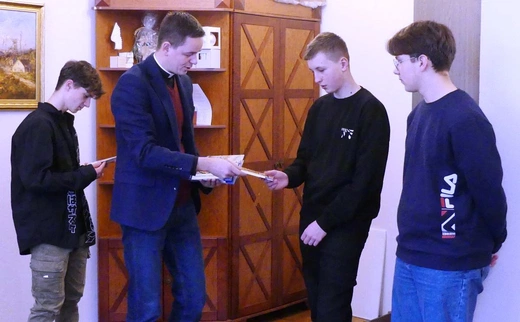 Liturgiczna Ekspedycja na ferie - ministranci i lektorzy zwiedzili kurię diecezjalną