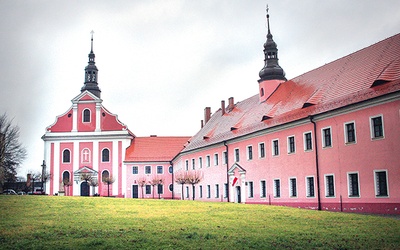 Kościół i klasztor franciszkanów w Głubczycach.