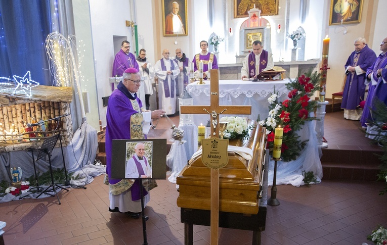 Pogrzeb ks. Kazimierza Mordacza