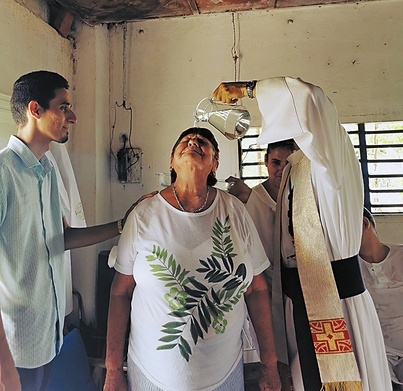 Zaledwie 3 procent ochrzczonych Kubańczyków uczestniczy regularnie w niedzielnej Eucharystii, wciąż jednak ludzie proszą o chrzest,  po latach wracają  też do sakramentów.