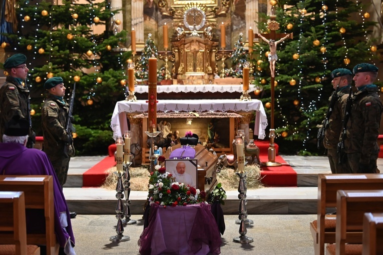 Kudowa-Zdrój. Pogrzeb ks. Jana Szetelnickiego