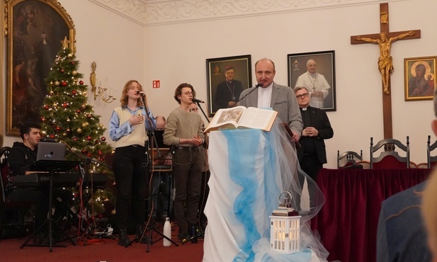 Niedziela Słowa Bożego. Gdy opada kotara i widzisz światło