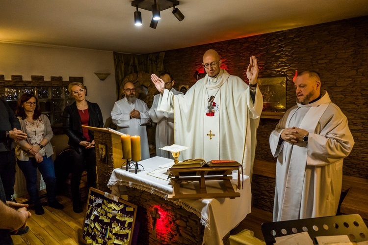 Katowice. Abp Adrian Galbas odwiedził Zupę w Kato