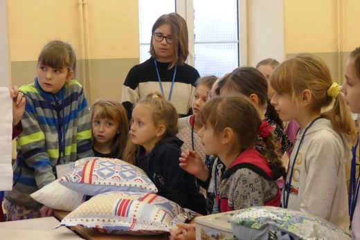 Feryjne warsztaty krawieckie dla dziewczynek z "Miastem na Górze"