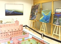 ▲	Obrazy można oglądać w Ratuszu Staromiejskim do 15 lutego.