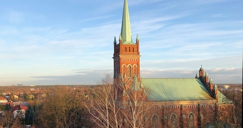 Zerzeń. Neogotycki kościół odzyskuje blask