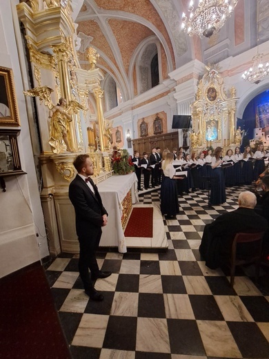 Mielec. Kolędowanie w bazylice