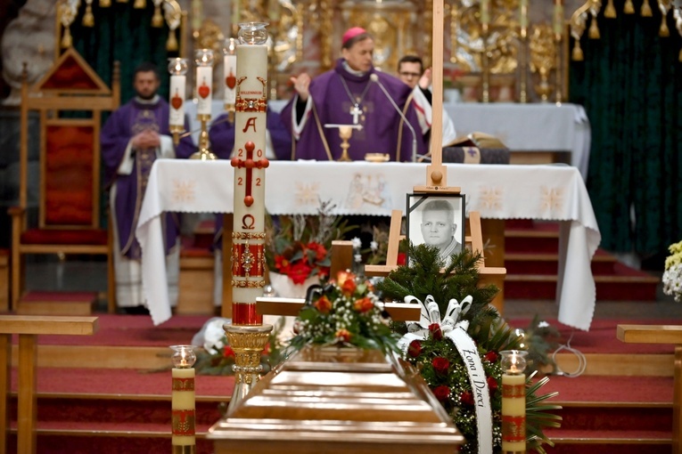 Pogrzeb Roberta Kapłona, taty ks. Daniela