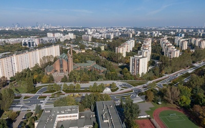 Tramwajem do marianów na Stegny