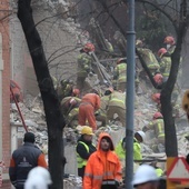 Katowice. Pod gruzami probostwa znaleziono ciało jednej osoby, poszukiwania drugiej ciągle trwają 